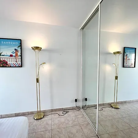 'le Victoria Beach' Vue Plein Centre, Spacieux Apartment Menton