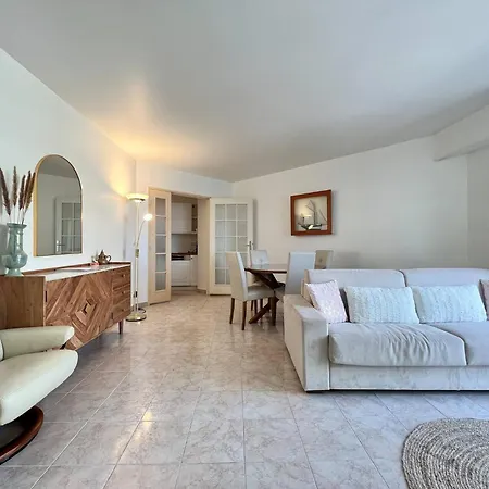 Apartment 'le Victoria Beach' Vue Plein Centre, Spacieux Menton