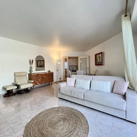 Apartment 'le Victoria Beach' Vue Plein Centre, Spacieux Menton